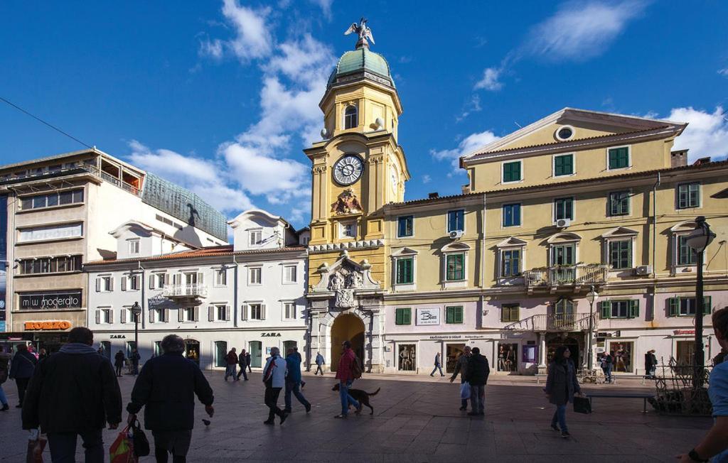 Sunny Apartment In Rijeka Luaran gambar